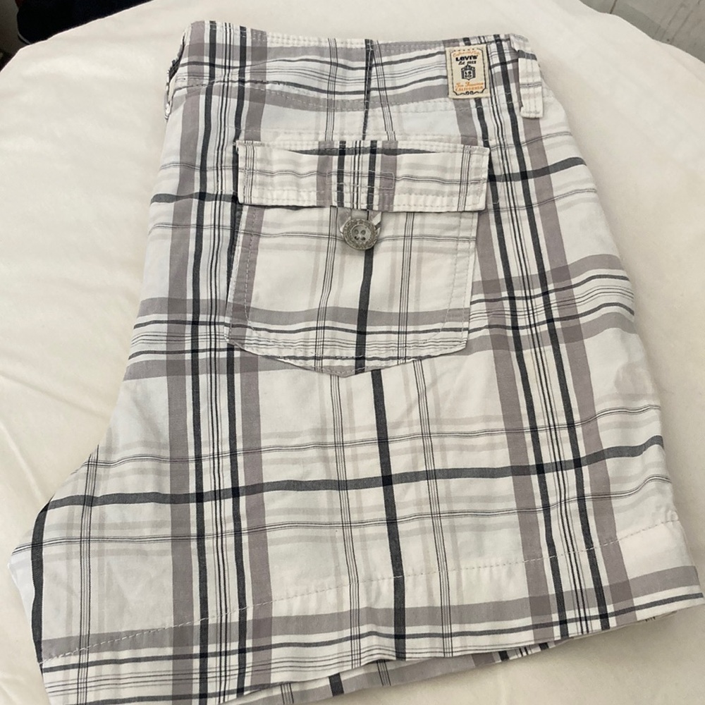 Levi’s Size 10 Crafted With Pride Plaid Cotton Shorts Gray & White